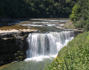 Fototapeta na wymiar Letchworth Lower Falls