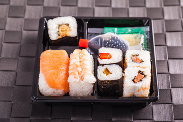 Small sushi tray