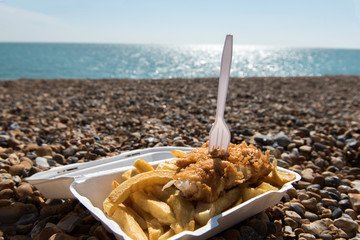 Fish and Chips by the sea - obrazy, fototapety, plakaty