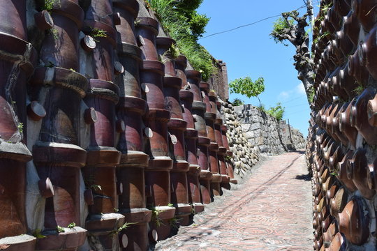 Clay Pipe Hill in Tokoname