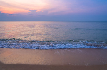 Obraz premium Sunrise on the beach of andaman sea