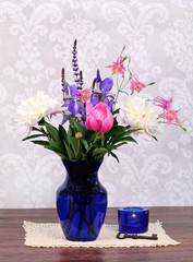 Beautiful spring flowers in a vase.