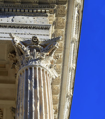 colonne maison carrée Nîmes 