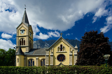 Fototapeta na wymiar The church in the town of Ramsau am Dachstein, Austria.
