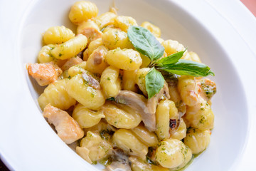 Gnocchi with mushrooms and chicken