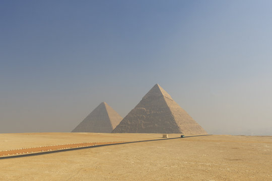 ピラミッドへの道