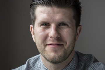 Obraz premium Studio portrait of a Caucasian man smiling