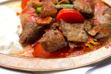 Fleischgericht - Iskender Kebap