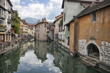 Fototapeta na wymiar Beautiful medieval houses in the old town of Annecy, Haute-Savoie, France