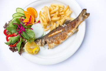 Fisch mit Pommes
