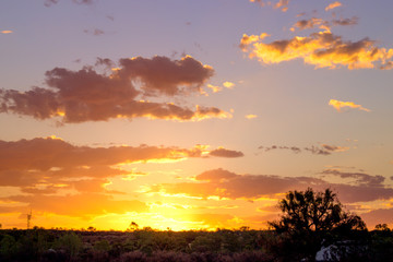 Naklejka na ściany i meble Australien, Sonnenuntergang im Outback 