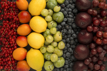 Fruits arranged roygbiv