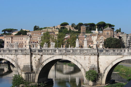 Ponte Sant Angelo with Gianicolo hills 