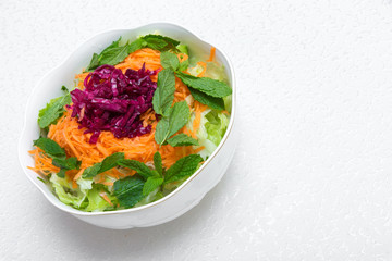 Gefüllte Salatschale