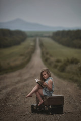 Fototapeta premium Girl road