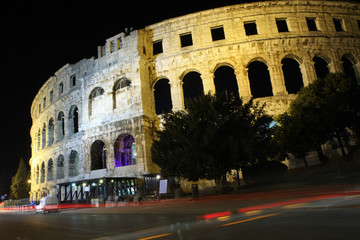 Fototapeta na wymiar Roman amphitheatre in Pula in Croatia at night