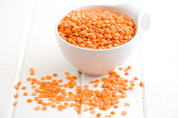 Fototapeta na wymiar red lentils in bowl