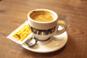 Un excelente cafe cortado con azucar