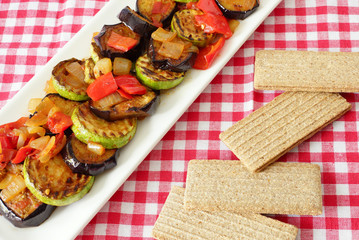 Жаренные баклажаны и кабачки с болгарским перцем и луком