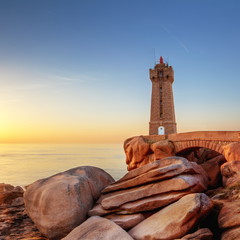 Crépuscule sur le littoral de Bretagne.
