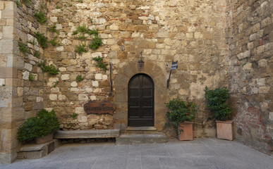 Fototapeta na wymiar Old town of Montepulciano in Tuscany