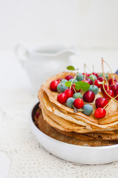 pancakes and berries