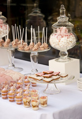 Obraz na płótnie Canvas Dessert table for a wedding party