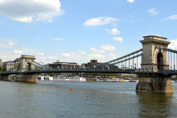 Fototapeta premium PUENTES SOBRE BUDAPEST