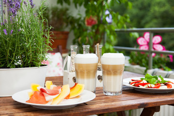 italian breakfast - italienisches Frühstück, Latte macchiato,