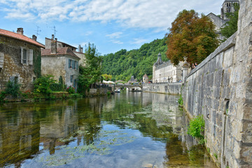 Obraz premium village de brantôme et la dronne