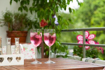 balcony in summer - Balkon im Sommer, Hugo, Tisch, Stühle, Deko