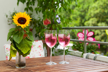 balcony in summer - Balkon im Sommer, Hugo, Tisch, Stühle, Deko