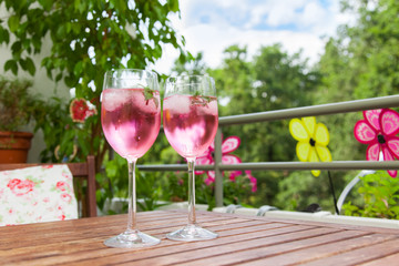 balcony in summer - Balkon im Sommer, Hugo, Tisch, Stühle, Deko