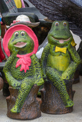 Imagens, bonecos e animais de gesso para jardim