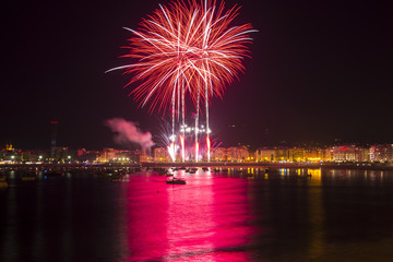 Fuegos artificiales en Donostia, Gipuzkoa (España)