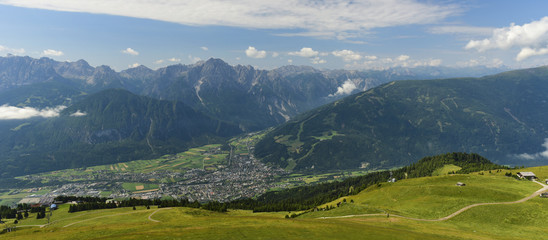 Obraz premium Lienz - Panorama der Lienzer Dolomiten in Osttirol