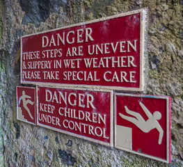 Obraz premium Sign for visitors of castle