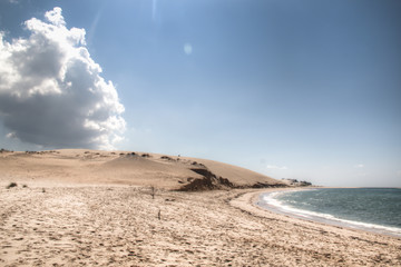 Fototapeta na wymiar White beach with cloud on the Bazaruto Islands near Vilanculos in Mozambique 