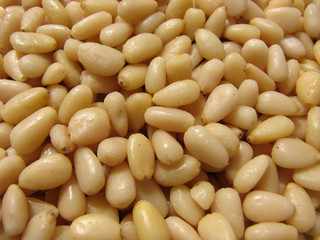 Kernels of pine nuts