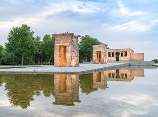Fototapeta premium Debod temple in Madrid Spain