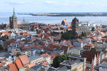 Fototapeta premium Blick über die Stralsunder Altstadt