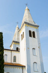 chiesa con campanili di lisignano medulin