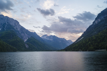Alpejskie jezioro w Alpach Julijskich-Lago del Predil - obrazy, fototapety, plakaty