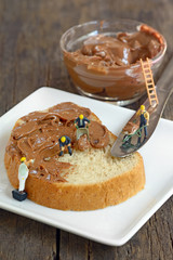 minifigure workers  on bread