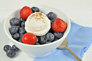 Vanilla Ice Cream with Strawberries and Blueberries