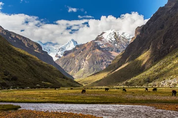 Fotobehang Alpamayo Prachtig berglandschap in de Andes, Peru, Cordiliera Blanca