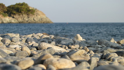Fototapeta na wymiar rocky beach panorama