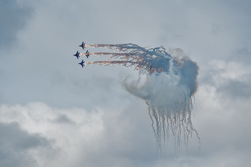 Military air fighters Su-27 let out thermal traps