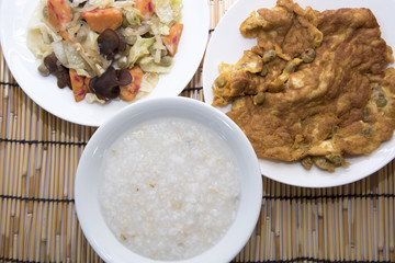 Cooked foods made from vegetables and egg many Healthy Food