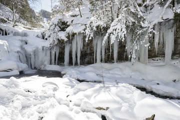Fototapeta premium Frozen waterfall of Puente Ra, La Rioja (Spain)